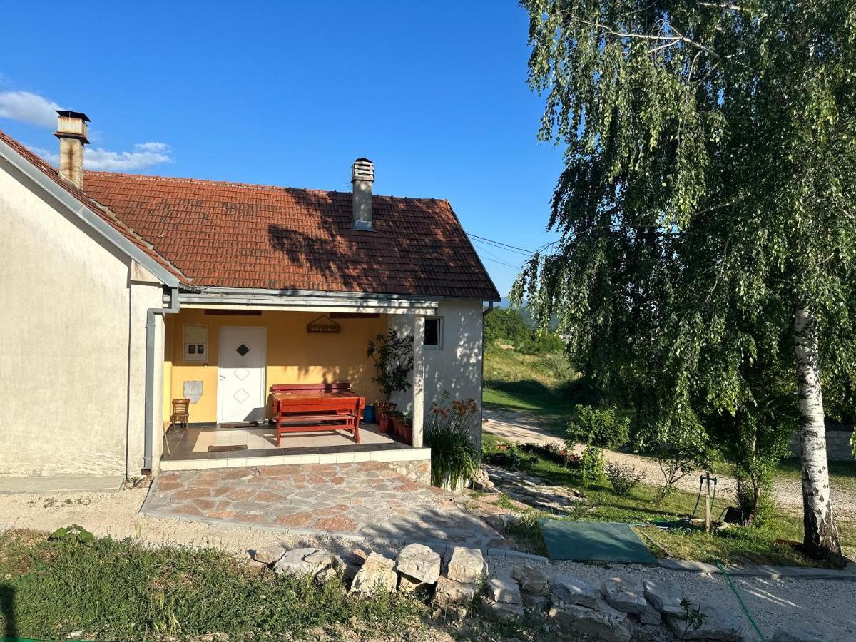 Gazdinstvo Tadic Guest House Niksic Exterior photo